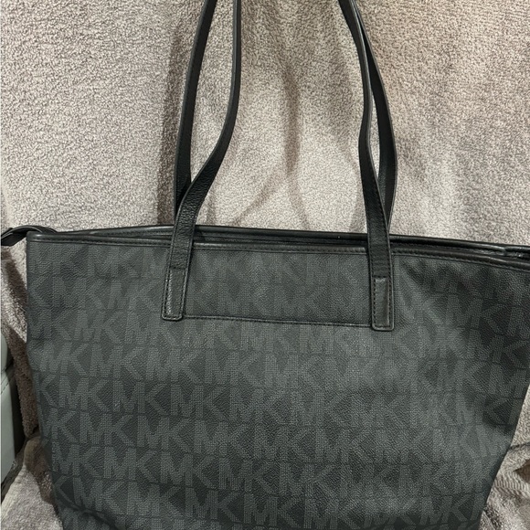 Michael Kors  large tote Bag Purse - Picture 4 of 5